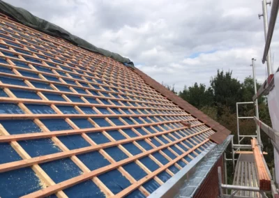 Rénovation de toiture avec pose de liteaux et écran sous-toiture en Charente